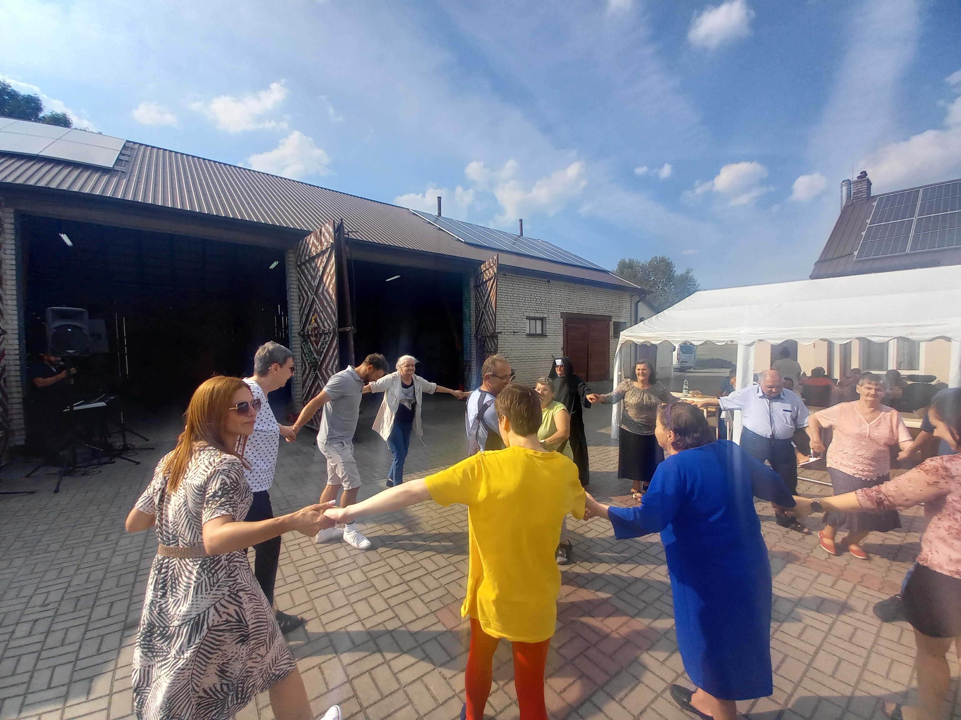 Piknik w Domu Pomocy Społecznej w Jabłonnej Lackiej